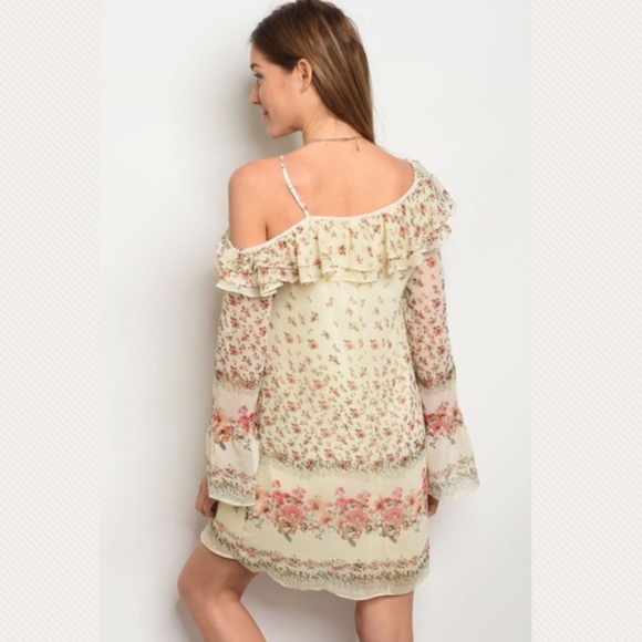 NWT Floral Boho Dress Size small - Picture 3 of 3